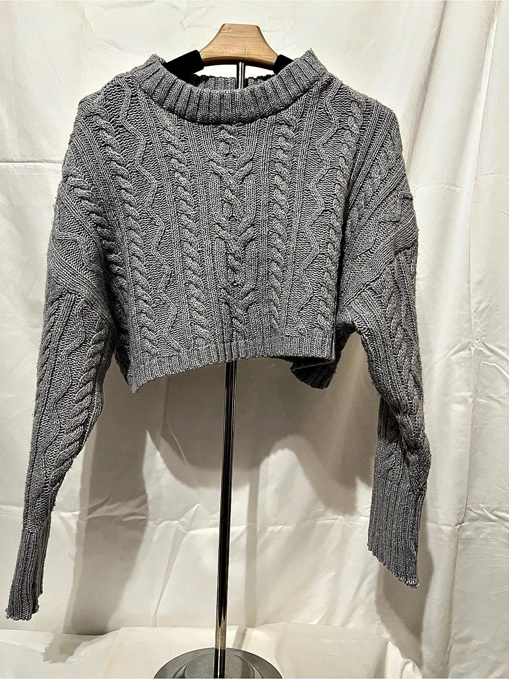Sugar Moon Cable Knit Cropped Sweater in Gray Small
